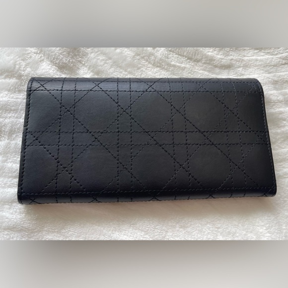 Christian Dior cannage quilted leather long wallet (charm D zipper puller) - Picture 3 of 17